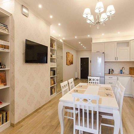2-Roomed Apartment With Living Room أوديسا المظهر الخارجي الصورة